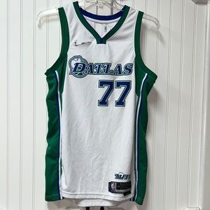 Nike Dallas Mavericks Doncic Jersey M NBA